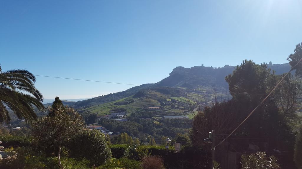 B&B Da Pietro Calascibetta Luaran gambar